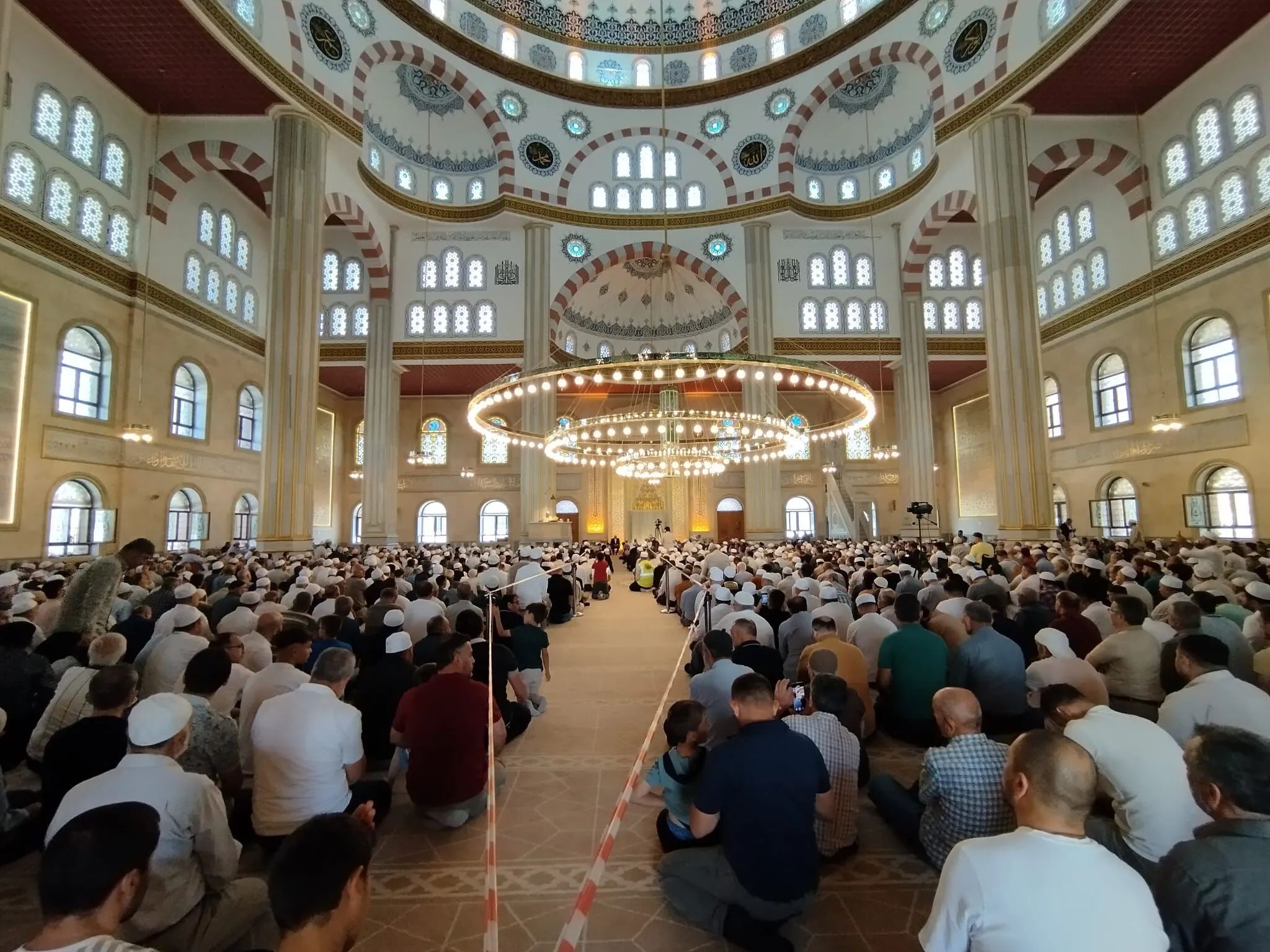 Osman Nuri Topbaş Hocaefendi Nevşehir'de Yoğun İlgiyle Karşılandı    